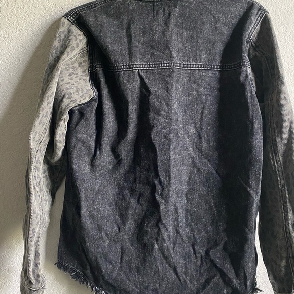 VEVERET CONTRAST LEOPARD PRINT DENIM RAW HEM EDGY GOTH MOBWIFE SHACKET JACKET S - Picture 13 of 13